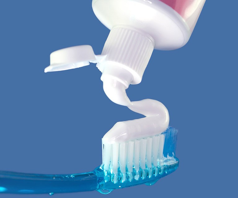 Tham khảo hình ảnh về thu hồi kem đánh răng để hiểu rõ hơn về các sản phẩm không đủ tiêu chuẩn an toàn cho sức khỏe. Hãy sử dụng các sản phẩm kem đánh răng được kiểm định để đảm bảo răng miệng của bạn luôn khỏe mạnh.