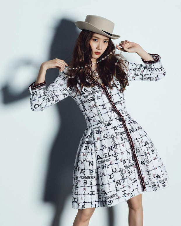 Cùng diện váy Chanel Yoona đẹp hơn mẫu hãng còn Tống Thiến lại lên đồ theo  cách chẳng ai ngờ