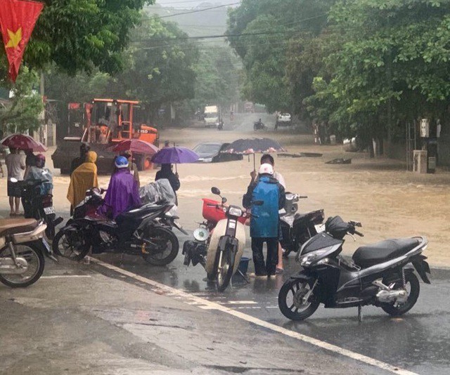 Bốn người bị chết do mưa lũ ở Hà Giang - Ảnh 4.