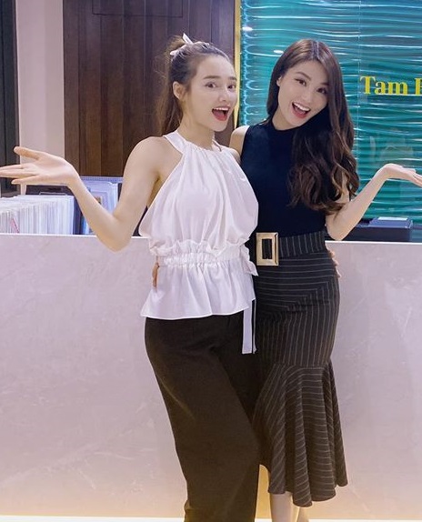 Vì "thánh tạo trend" Jennie mà đến Nhã Phương cũng miệt mài lấy dây ruy băng cột tóc, cái kết khiến ai cũng trầm trồ - Ảnh 3. Vì "thánh tạo trend" Jennie mà đến Nhã Phương cũng miệt mài lấy dây ruy băng cột tóc, cái kết khiến ai cũng trầm trồ - Ảnh 3.