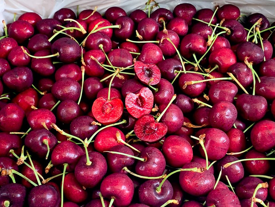 Cherry hàng Vip nhập khẩu của Mỹ rẻ &quot;chưa từng thấy&quot;, chỉ 299.000 đồng/kg bán đầy siêu thị - Ảnh 2.