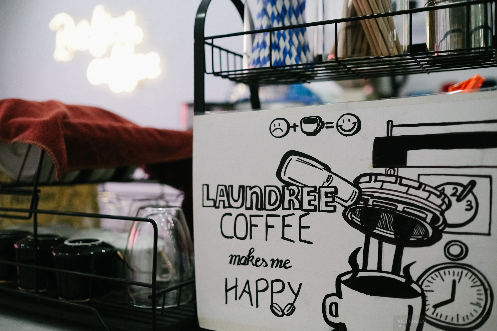 Quán cà phê giặt đồ xuất hiện ở Hà Nội - Ảnh 8.