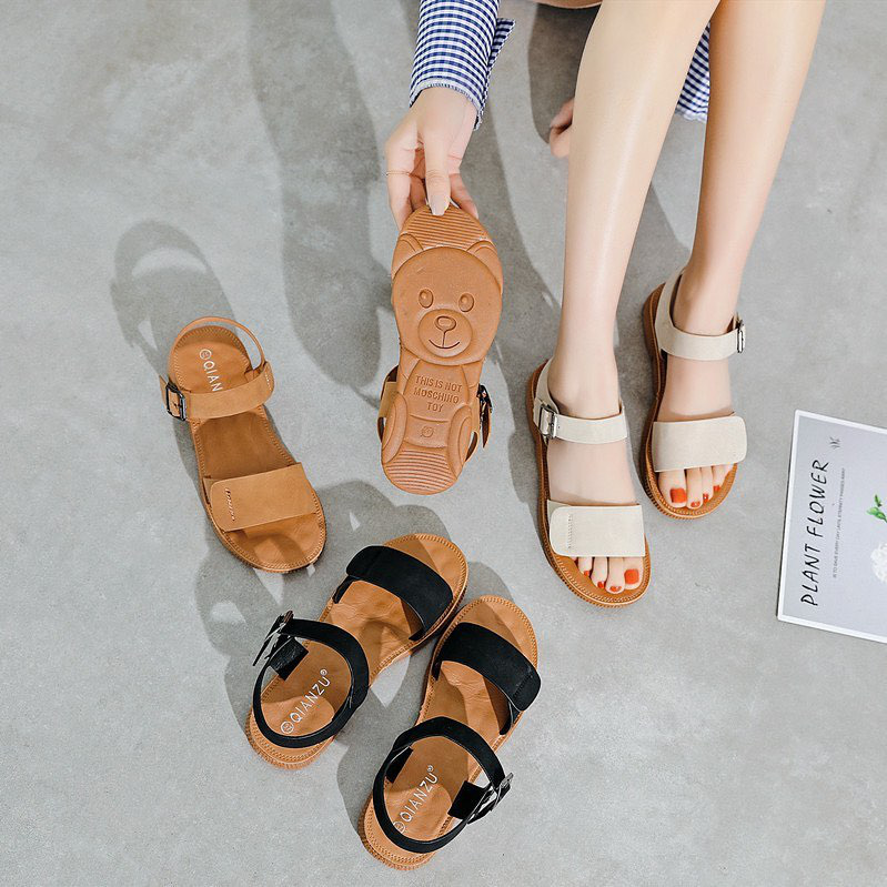 Jisoo diện váy hoa siêu xinh nhưng hay ho nhất lại là ở đôi sandals, chị em học theo để style đỉnh hơn nào  - Ảnh 14.