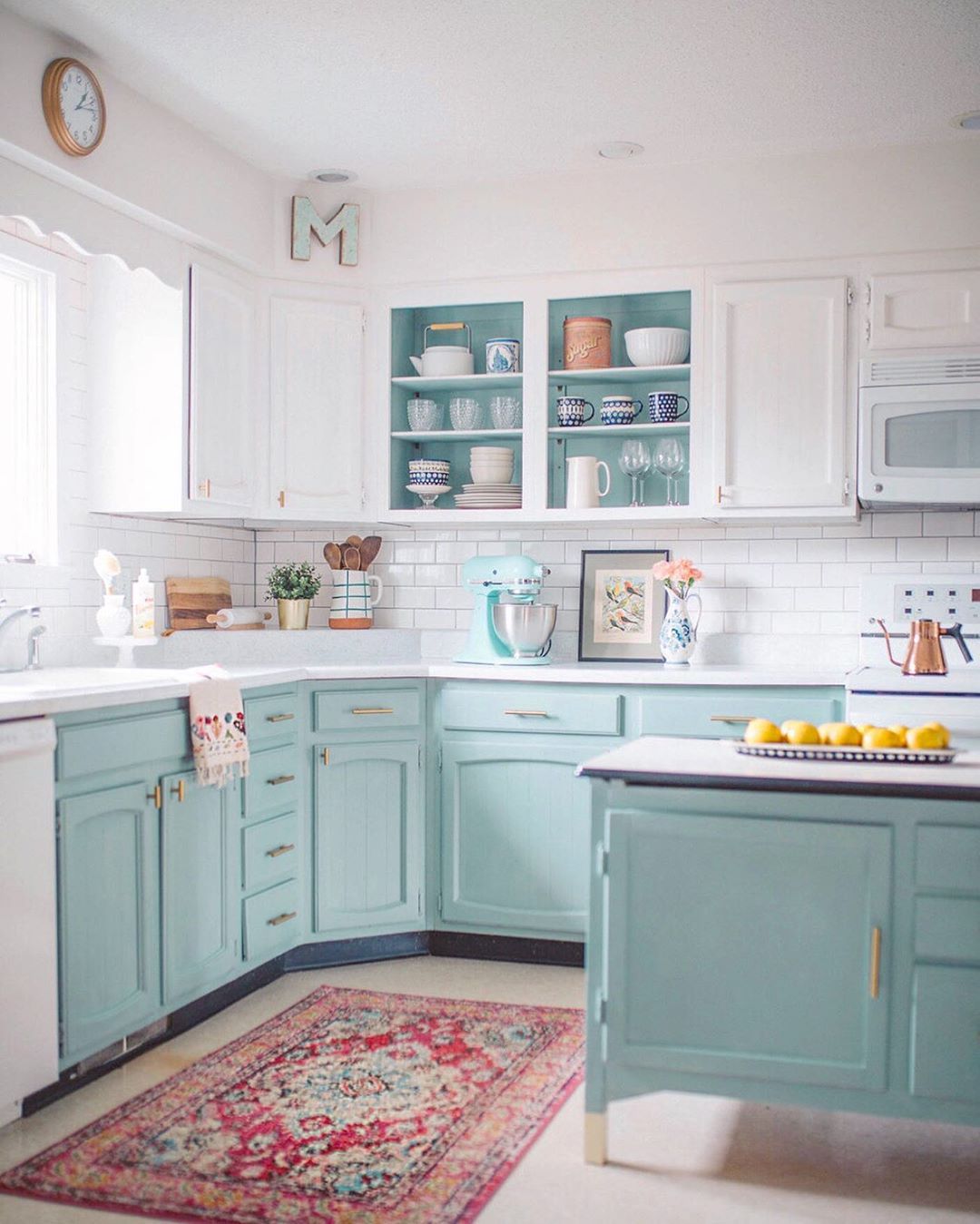 Những ý tưởng thiết kế siêu dễ giúp bạn sở hữu căn bếp đẹp mơ màng ấn tượng - Ảnh 2.