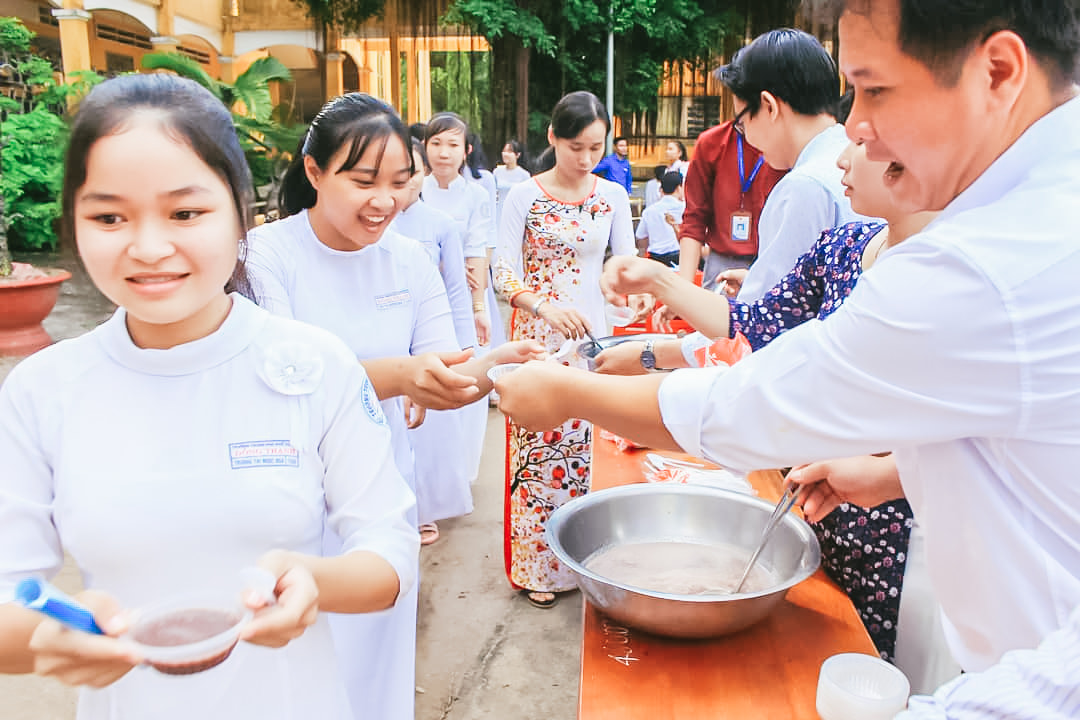 Muốn học sinh đều đỗ tốt nghiệp, thầy cô đã có màn &quot;làm phép&quot; siêu to khổng lồ khiến ai nấy phấn khích: Không đỗ mới là lạ - Ảnh 6.