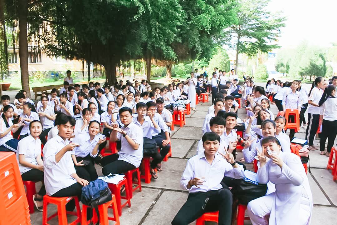 Muốn học sinh đều đỗ tốt nghiệp, thầy cô đã có màn &quot;làm phép&quot; siêu to khổng lồ khiến ai nấy phấn khích: Không đỗ mới là lạ - Ảnh 7.