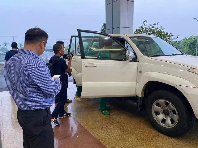 4 y bác sĩ BV Nhiệt đới TW lên đường 'giải cứu' công dân Việt từ Guinea Xích đạo - Ảnh 8. 4 y bác sĩ BV Nhiệt đới TW lên đường 'giải cứu' công dân Việt từ Guinea Xích đạo - Ảnh 8.