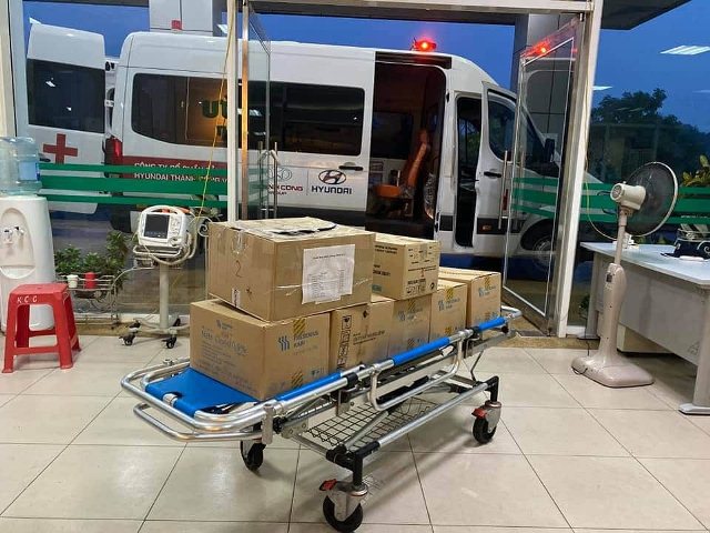 4 y bác sĩ BV Nhiệt đới TW lên đường 'giải cứu' công dân Việt từ Guinea Xích đạo - Ảnh 7. 4 y bác sĩ BV Nhiệt đới TW lên đường 'giải cứu' công dân Việt từ Guinea Xích đạo - Ảnh 7.