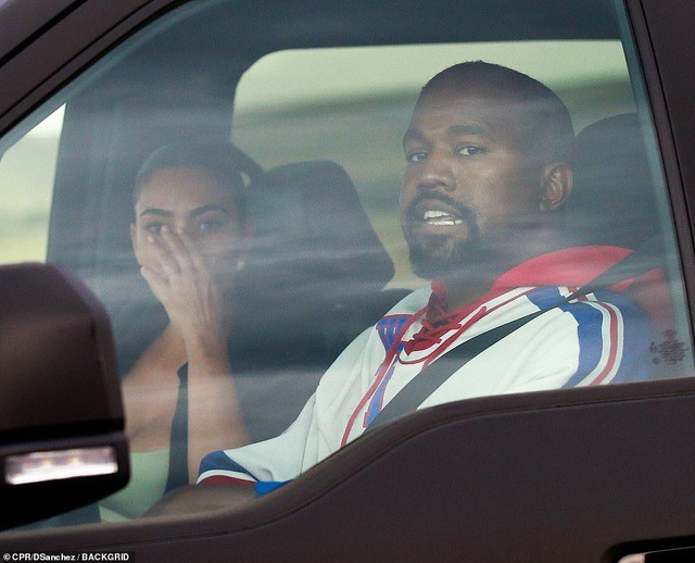 Kim Kardashian bật khóc khi trò chuyện với chồng sau vụ căng thẳng - Ảnh 1.