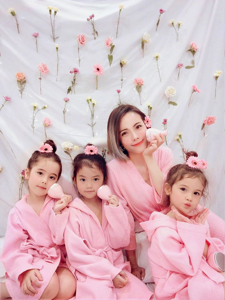 Mẹ 9x g&acirc;y sốt mạng x&atilde; hội với bộ quy tắc dạy 3 c&ocirc; con g&aacute;i lai xinh đẹp h&uacute;t mắt người nh&igrave;n - Ảnh 1.