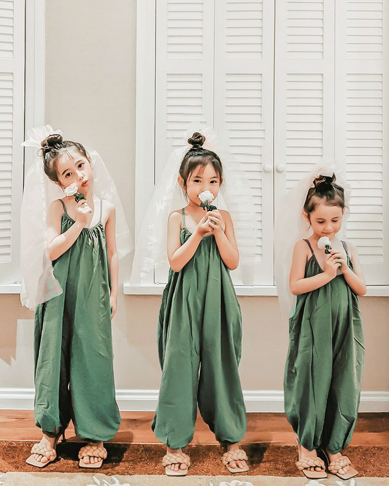 Mẹ 9x g&acirc;y sốt mạng x&atilde; hội với bộ quy tắc dạy 3 c&ocirc; con g&aacute;i lai xinh đẹp h&uacute;t mắt người nh&igrave;n - Ảnh 5.