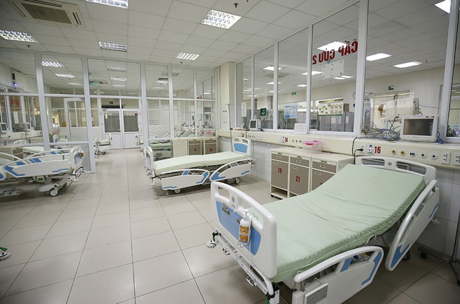 Bên trong bệnh viện đón 120 người nhiễm COVID -19 về từ Guinea Xích Đạo - Ảnh 2.