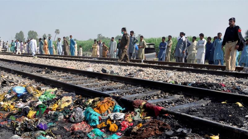Ít nhất 19 người chết trong tai nạn đường sắt thảm khốc tại Pakistan - Ảnh 1.
