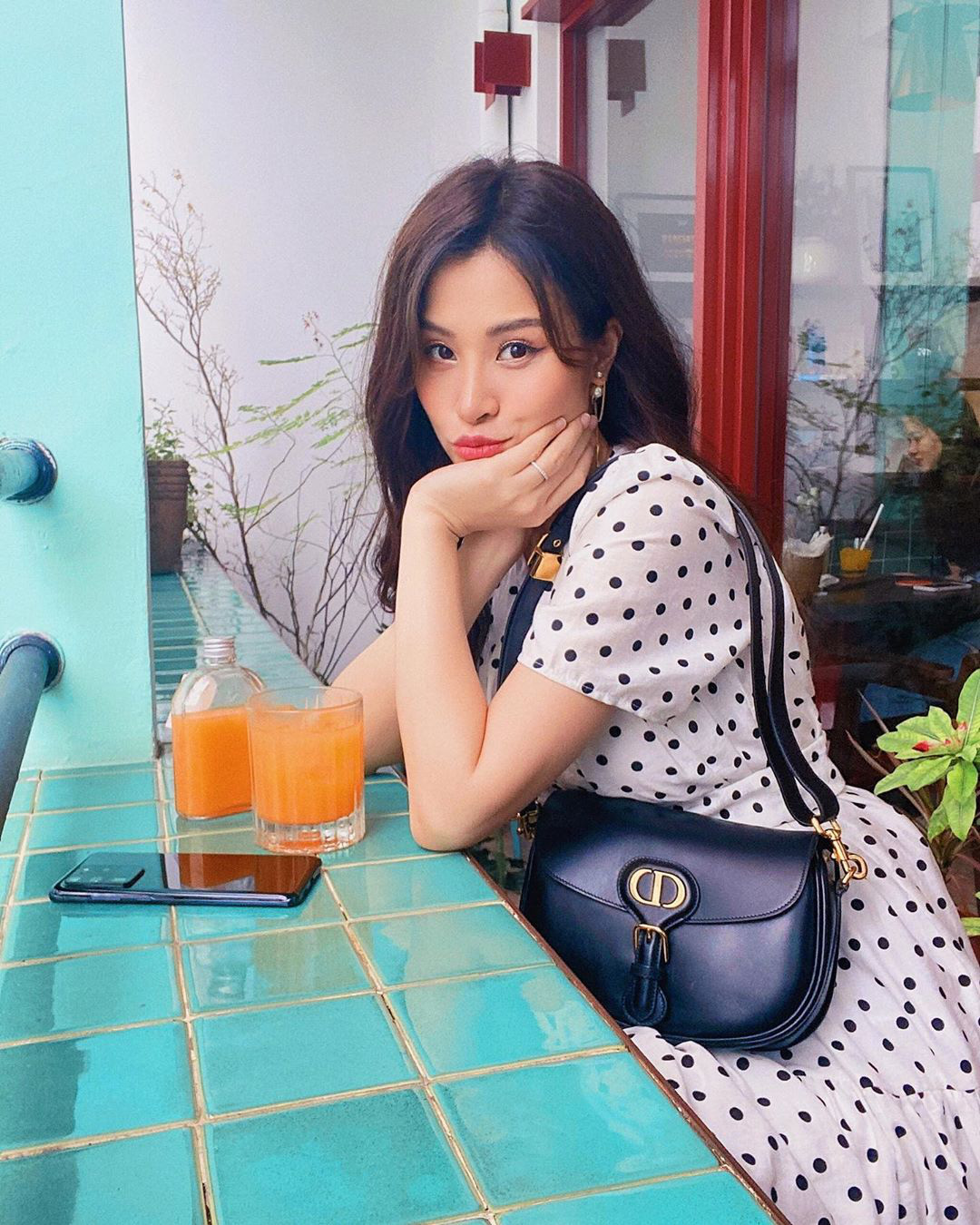 Đồ chấm bi tưởng quê mà lại đang được celeb Hàn - Việt mê tít, càng ngắm càng thấy xinh và muốn tậu ngay một em - Ảnh 5.