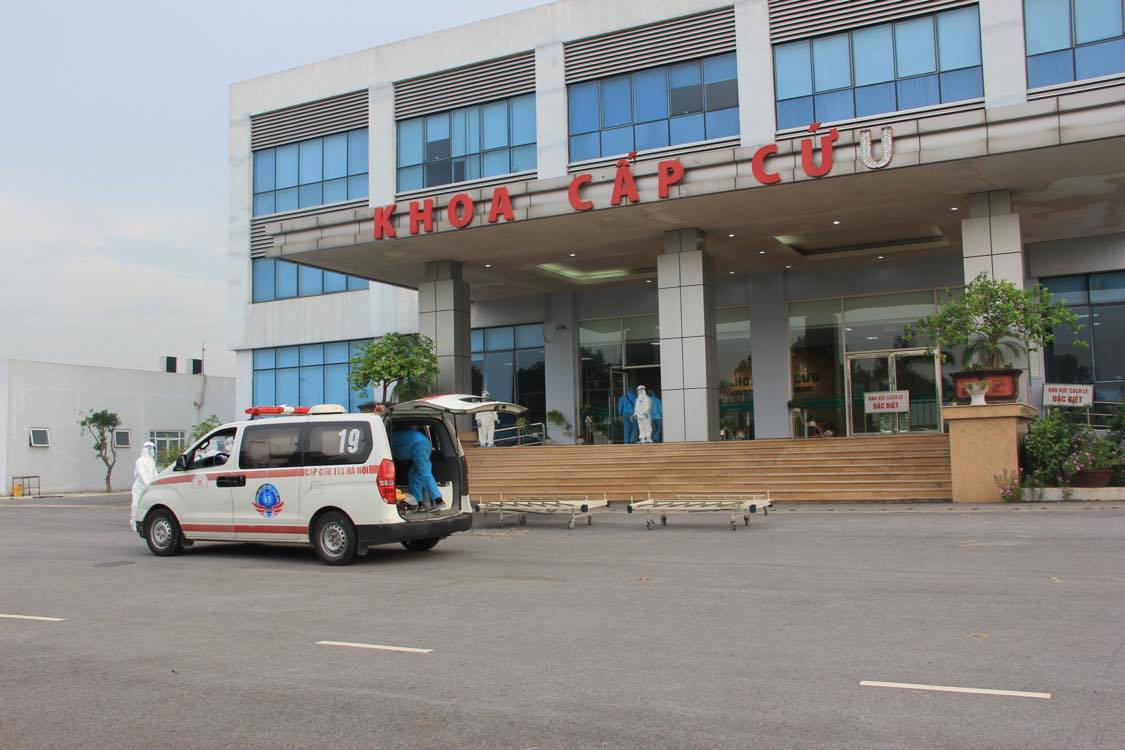 15 bệnh nhân sốt cao trên chuyến bay đón công dân từ Guinea Xích đạo về nước - Ảnh 1.