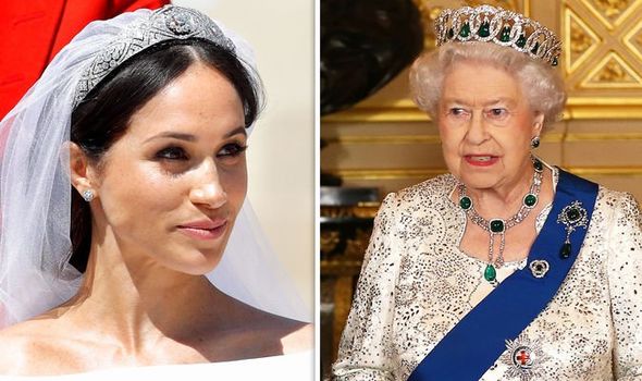 Meghan Markle tiết lộ sự thật đằng sau tranh cãi giữa cô với Nữ hoàng Anh về chiếc vương miện &quot;không được phép&quot; dùng trong hôn lễ hoàng gia - Ảnh 1.