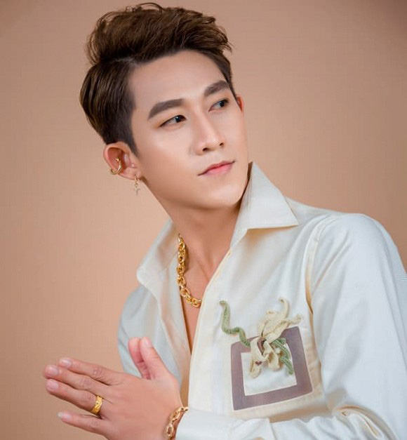 2 cực đối lập giữa drama căng đét: Hồ Gia Hùng thông báo khởi kiện, Nhật Kim Anh vui vẻ tậu xe, còn TiTi thì sao? - Ảnh 5. 2 cực đối lập giữa drama căng đét: Hồ Gia Hùng thông báo khởi kiện, Nhật Kim Anh vui vẻ tậu xe, còn TiTi thì sao? - Ảnh 5.