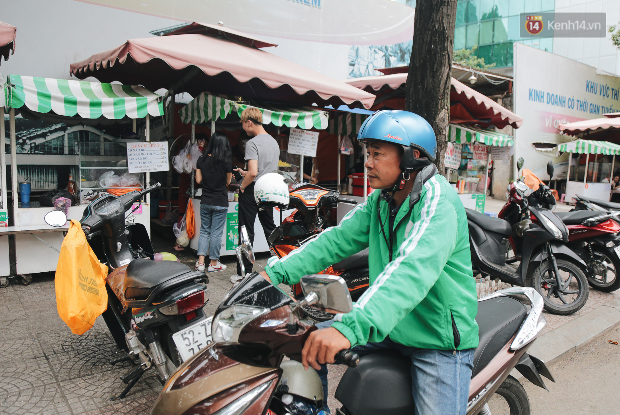 Phố hàng rong đầu tiên ở Sài Gòn hiện giờ ra sao sau gần 3 năm hoạt động? - Ảnh 14.