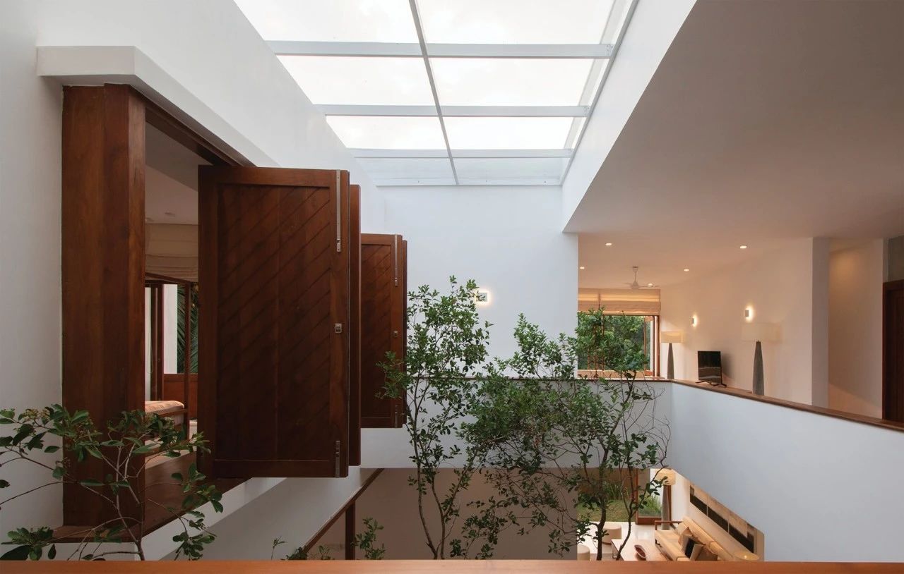 Căn nhà rộng 374m² tạo ấn tượng với sự giao thoa của ánh sáng và cây xanh của cặp vợ chồng trẻ làm nghề công nghệ - Ảnh 8.
