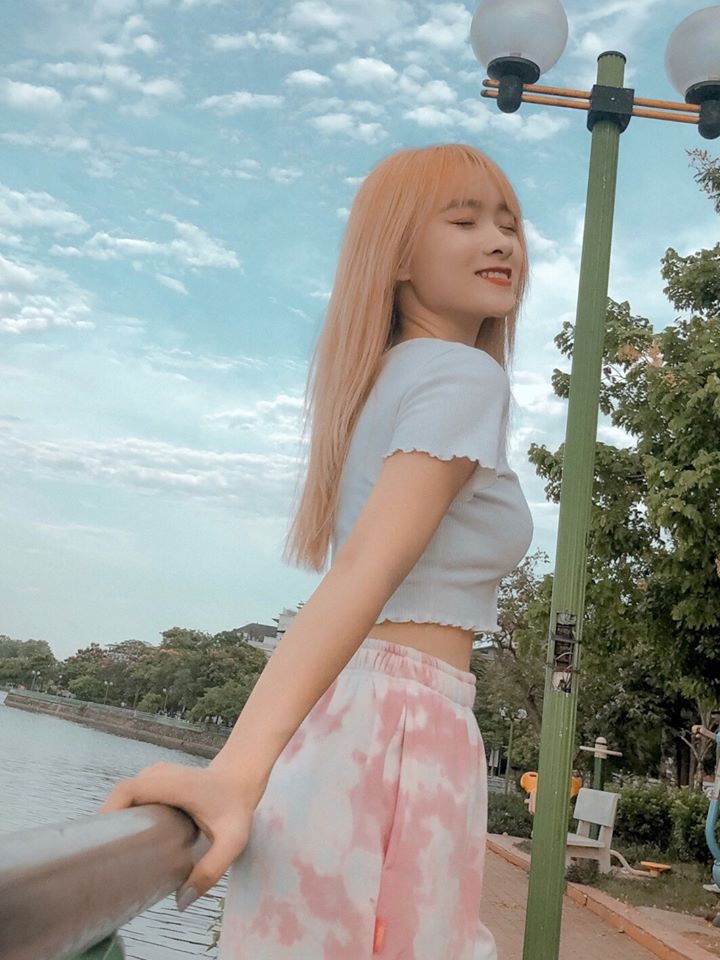 Hot girl thị phi tự nhận đẹp hơn Lisa bị tố "thả thính" quản lý có người yêu, nhưng loạt tình tiết sau đó khiến dân mạng xoay vòng vòng: Chuẩn bài! - Ảnh 1. Hot girl thị phi tự nhận đẹp hơn Lisa bị tố "thả thính" quản lý có người yêu, nhưng loạt tình tiết sau đó khiến dân mạng xoay vòng vòng: Chuẩn bài! - Ảnh 1.