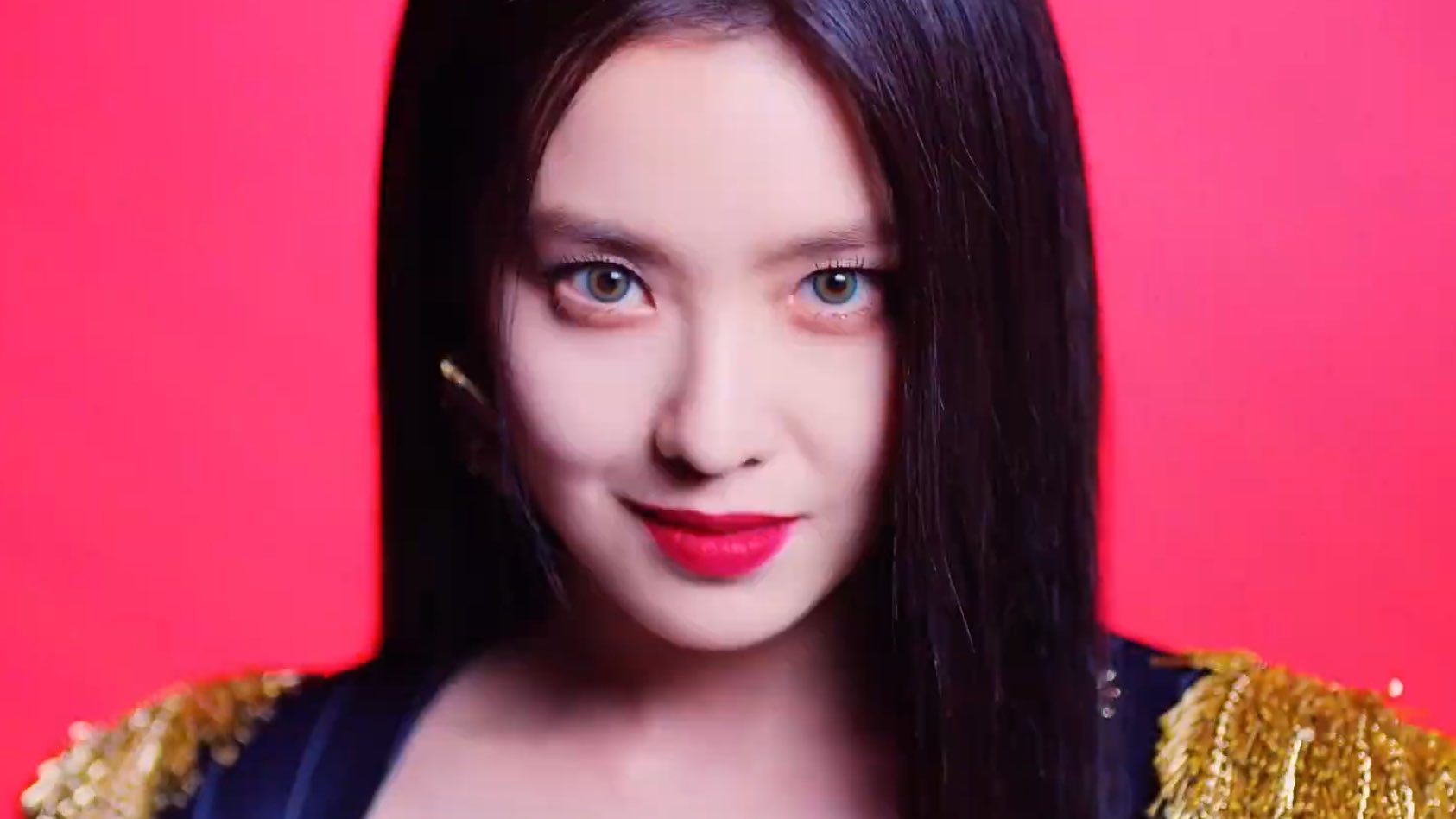 Không nhận ra Irene trong MV mới: Sắc sảo và sexy tột bậc, khác hẳn style ngọt ngào mọi khi - Ảnh 5.