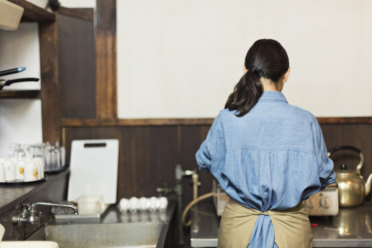 Th&uacute; vị nghề "nội trợ chuy&ecirc;n nghiệp" tại Nhật: Được c&ocirc;ng nhận v&agrave; trả lương, thời gian biểu l&agrave;m việc g&acirc;y &aacute;m ảnh! - Ảnh 4.