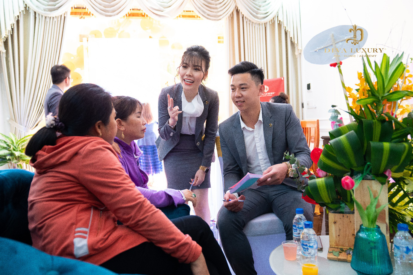 Viện thẩm mỹ DIVA Phú Yên kín khách trong ngày đầu khai trương - Ảnh 7. Viện thẩm mỹ DIVA Phú Yên kín khách trong ngày đầu khai trương - Ảnh 7.