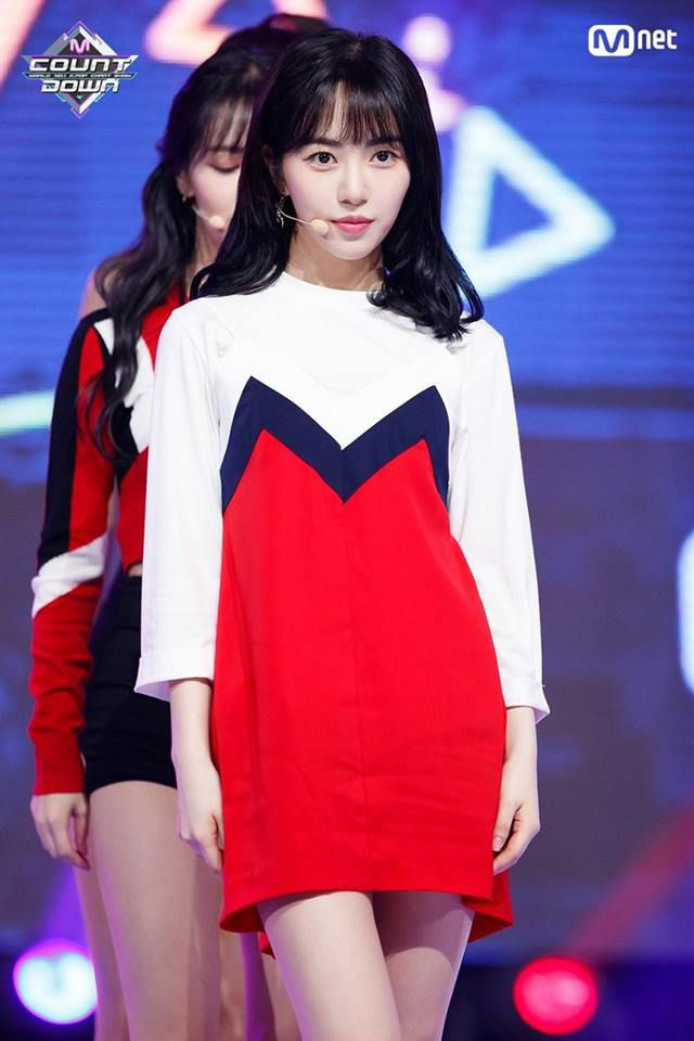 Netizen soi ra Mina bị dí trang phục và kiểu tóc chán đời nhất AOA, là bằng chứng cho thấy cô bị đối xử bất công? - Ảnh 5.