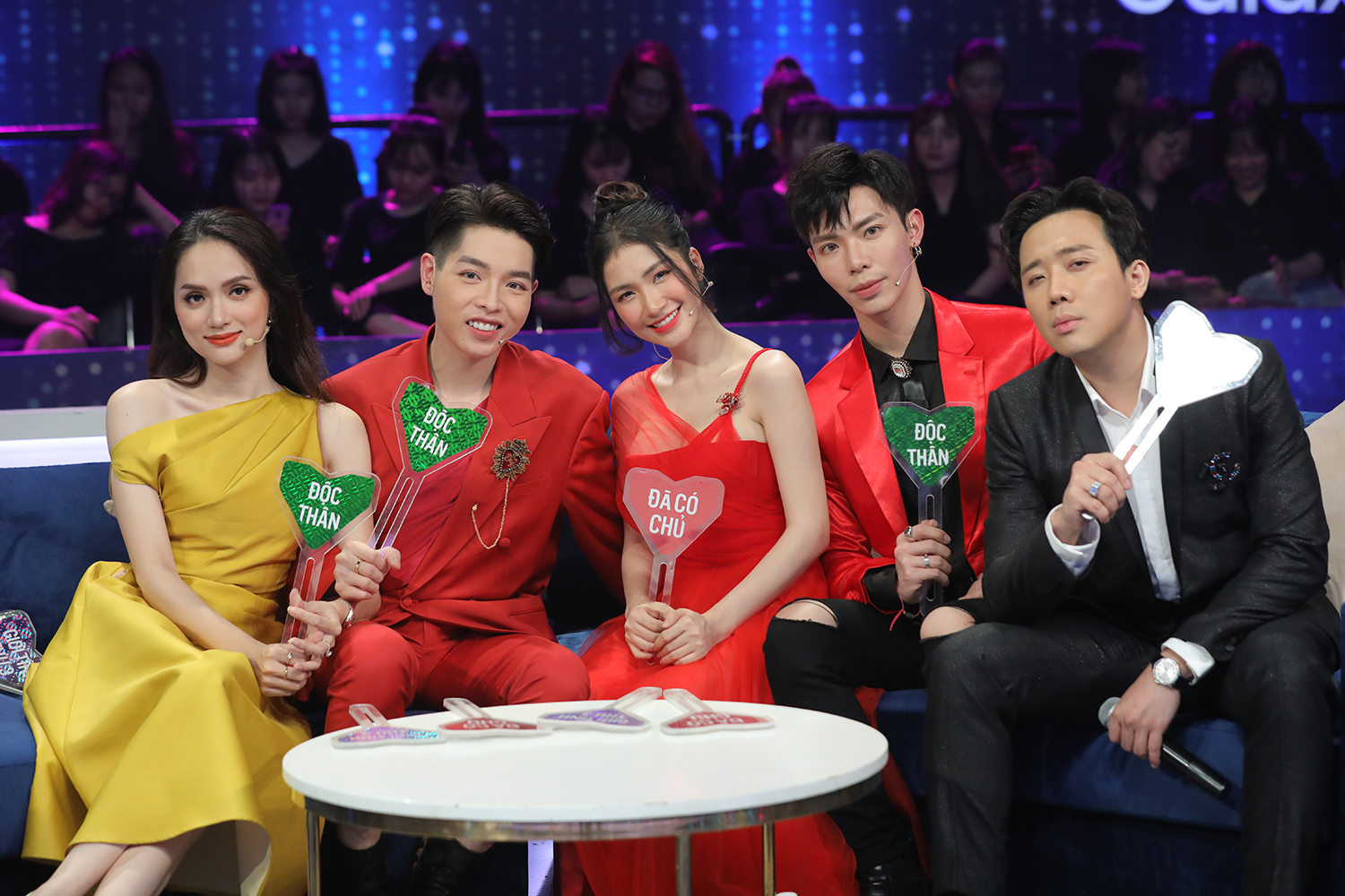 Lynk Lee đụng hàng với Hương Giang: Hoa hậu chuyển giới vẫn lấn át một bậc nhờ độ sang chảnh - Ảnh 5. Lynk Lee đụng hàng với Hương Giang: Hoa hậu chuyển giới vẫn lấn át một bậc nhờ độ sang chảnh - Ảnh 5.