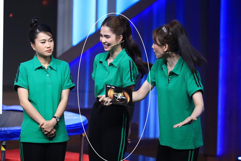 Xuất hiện trên truyền hình, Ngọc Trinh chơi chiêu hack dáng đến Hari Won còn lơ là - Ảnh 6. Xuất hiện trên truyền hình, Ngọc Trinh chơi chiêu hack dáng đến Hari Won còn lơ là - Ảnh 6.