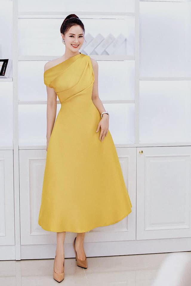 Lynk Lee đụng hàng với Hương Giang: Hoa hậu chuyển giới vẫn lấn át một bậc nhờ độ sang chảnh - Ảnh 8. Lynk Lee đụng hàng với Hương Giang: Hoa hậu chuyển giới vẫn lấn át một bậc nhờ độ sang chảnh - Ảnh 8.