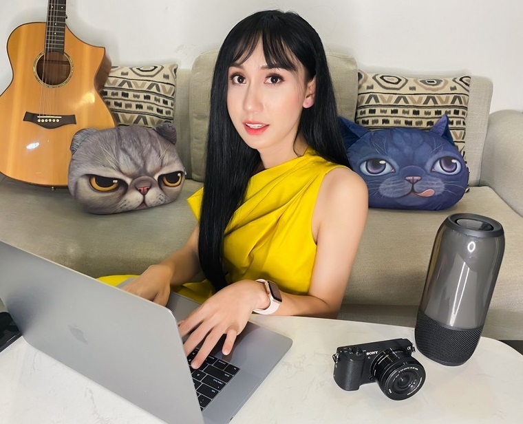 Lynk Lee đụng hàng với Hương Giang: Hoa hậu chuyển giới vẫn lấn át một bậc nhờ độ sang chảnh - Ảnh 2. Lynk Lee đụng hàng với Hương Giang: Hoa hậu chuyển giới vẫn lấn át một bậc nhờ độ sang chảnh - Ảnh 2.