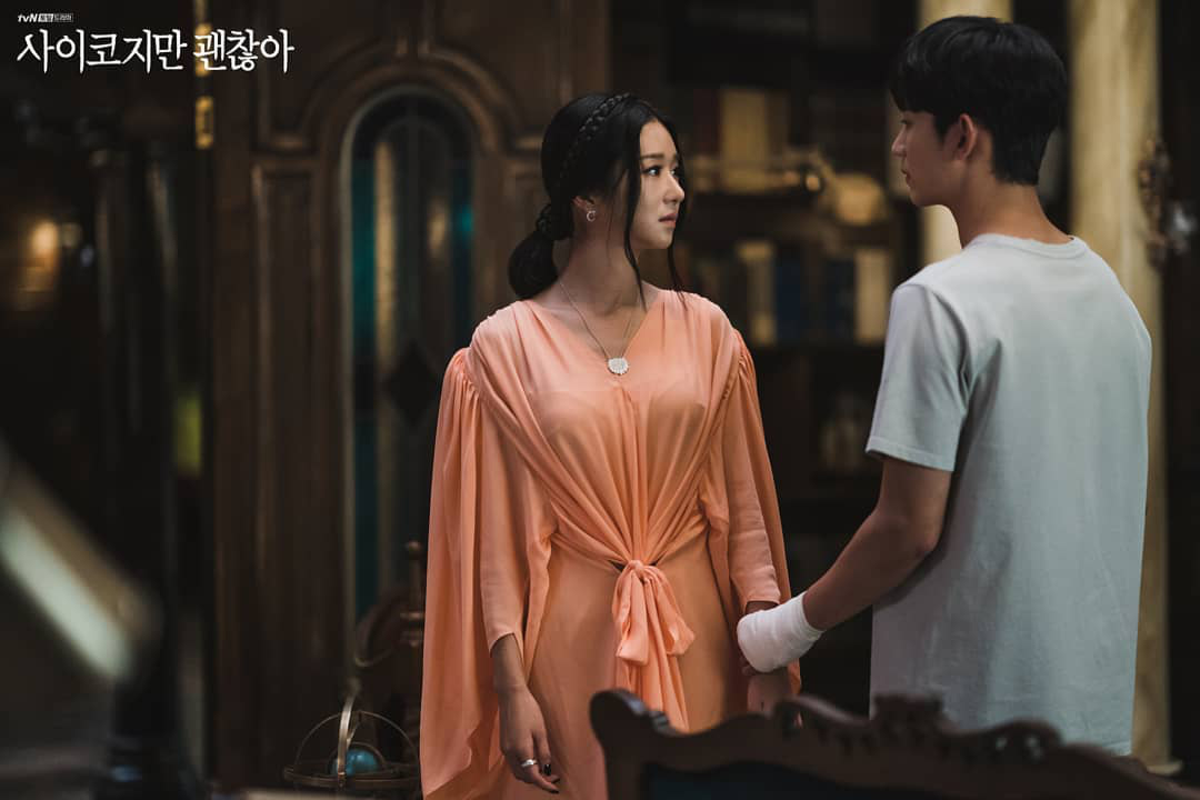 10 bộ v&aacute;y đắt nhất của Seo Ye Ji trong Đi&ecirc;n Th&igrave; C&oacute; Sao: Sương sương 50 triệu, kh&eacute;t nhất gần 300 triệu, ai chơi lại đ&acirc;y?  - Ảnh 11.