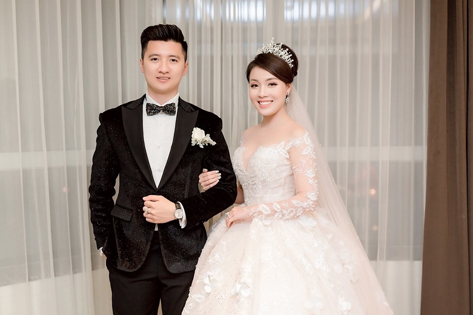 Âu Hà My là đại gia của chính mình mà chẳng cần Nguyễn Trọng Hưng: Sắm hàng hiệu như rich kid, mỗi lần shopping sương sương 100 triệu Âu Hà My là đại gia của chính mình mà chẳng cần Nguyễn Trọng Hưng: Sắm hàng hiệu như rich kid, mỗi lần shopping sương sương 100 triệu