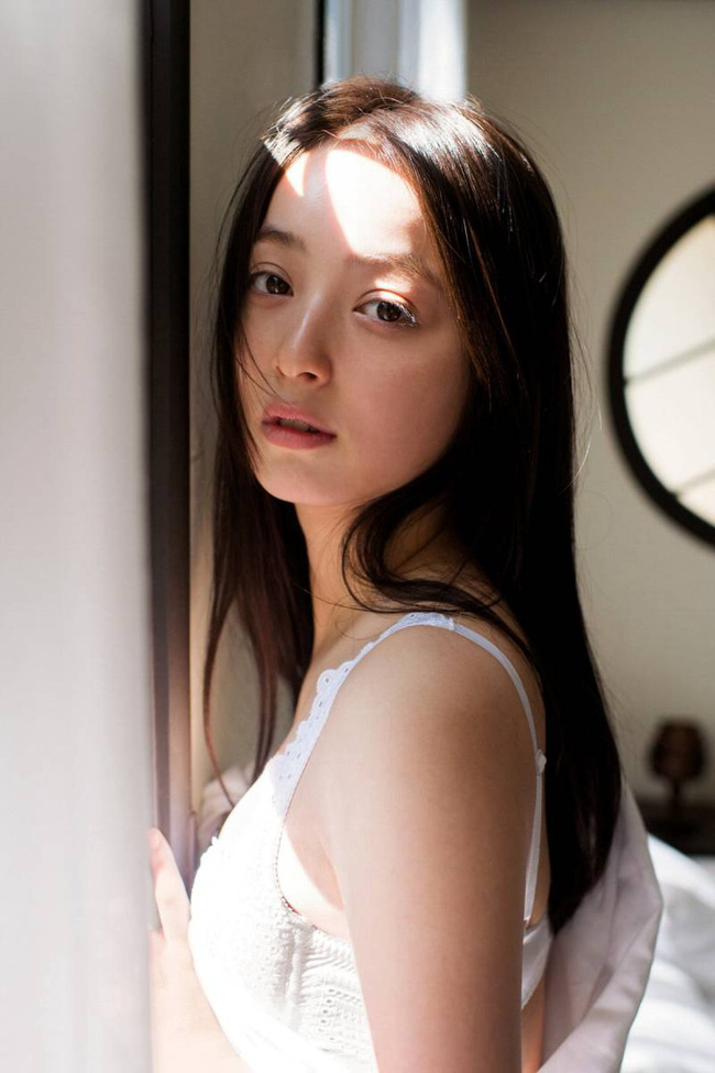 Nhìn từ câu chuyện nữ giảng viên Âu Hà My sexy bậc nhất bị chồng "cắm sừng": Tại sao dù vợ đẹp và giàu có nhiều người vẫn ra ngoài tìm của lạ? - Ảnh 2.