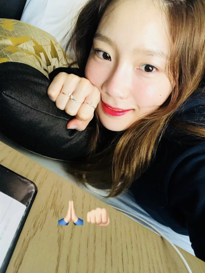 Taeyeon bật mí các bước skincare để da căng mịn như tuổi 18 dù đã ngoài 30, dùng kem chống nắng chưa đến 400k - Ảnh 1. Taeyeon bật mí các bước skincare để da căng mịn như tuổi 18 dù đã ngoài 30, dùng kem chống nắng chưa đến 400k - Ảnh 1.
