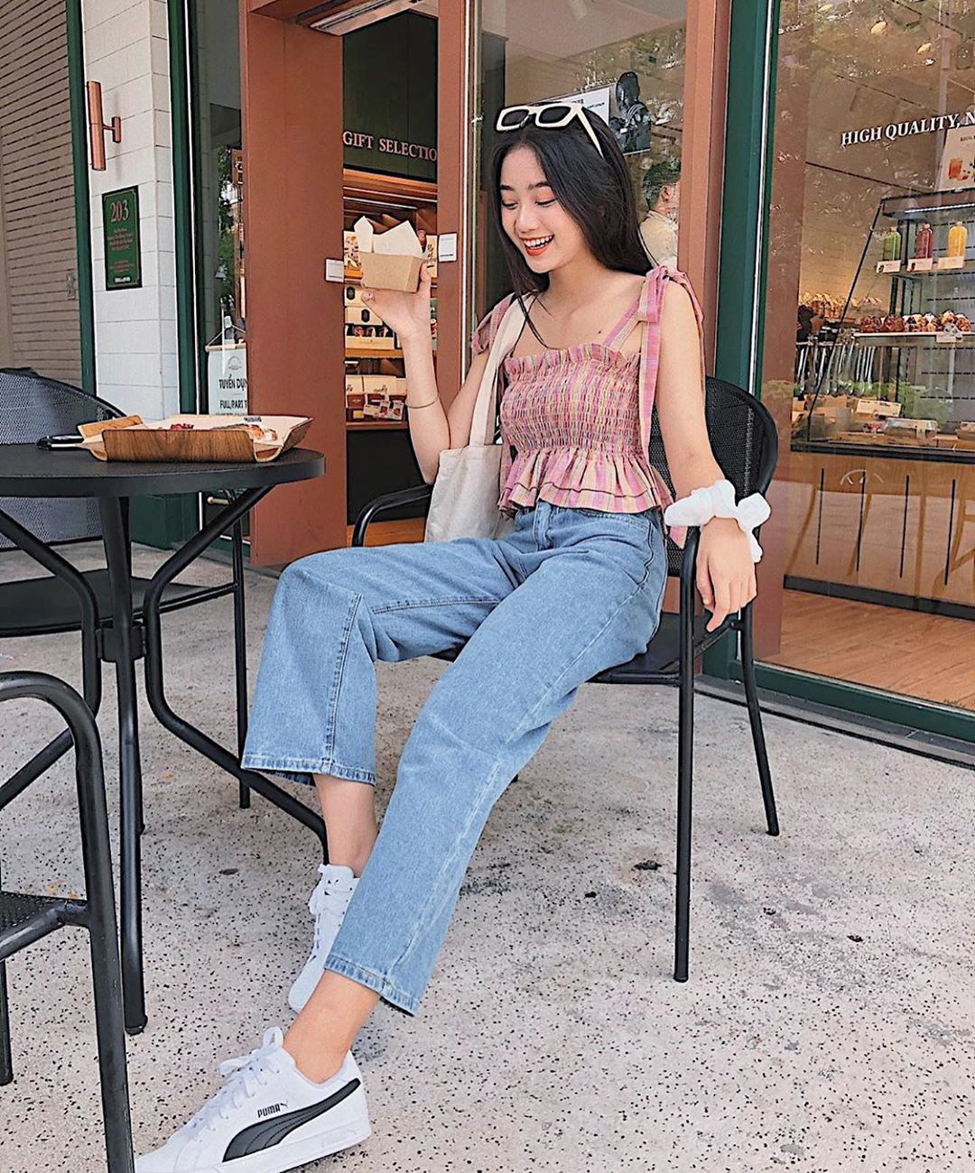 10 set đồ hồng xinh y&ecirc;u kh&ocirc;ng thắm, diện đi chơi cuối tuần thể n&agrave;o cũng được khen trẻ trung - Ảnh 19.