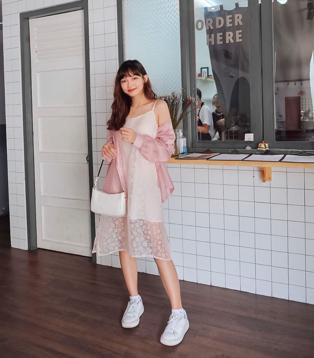 10 set đồ hồng xinh y&ecirc;u kh&ocirc;ng thắm, diện đi chơi cuối tuần thể n&agrave;o cũng được khen trẻ trung - Ảnh 17.