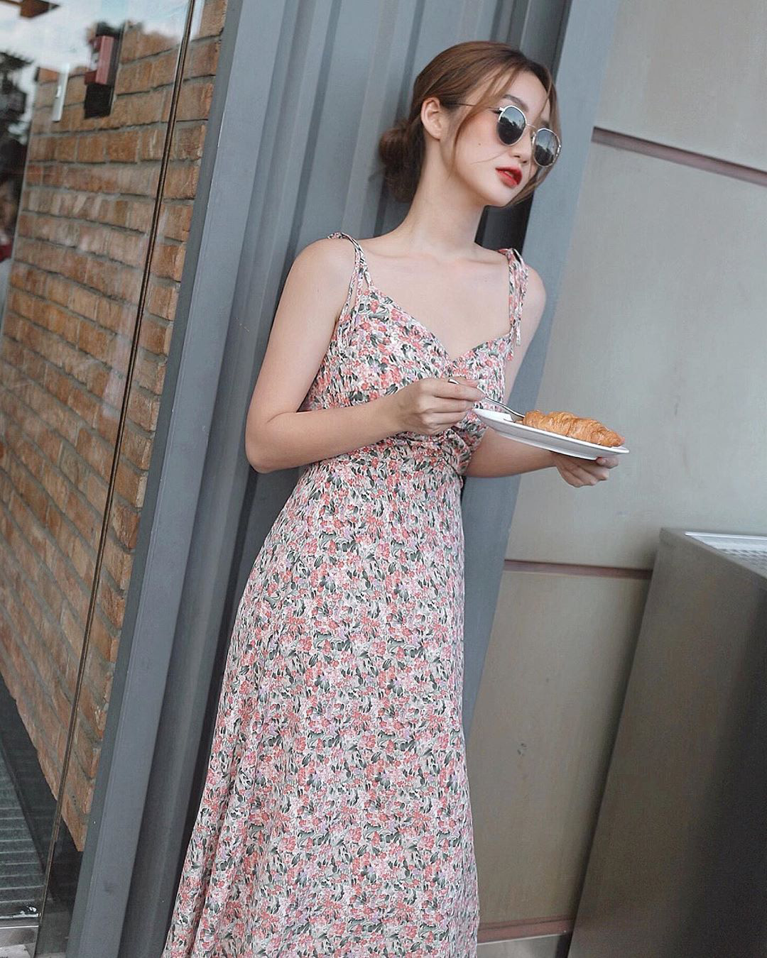 10 set đồ hồng xinh y&ecirc;u kh&ocirc;ng thắm, diện đi chơi cuối tuần thể n&agrave;o cũng được khen trẻ trung - Ảnh 1.