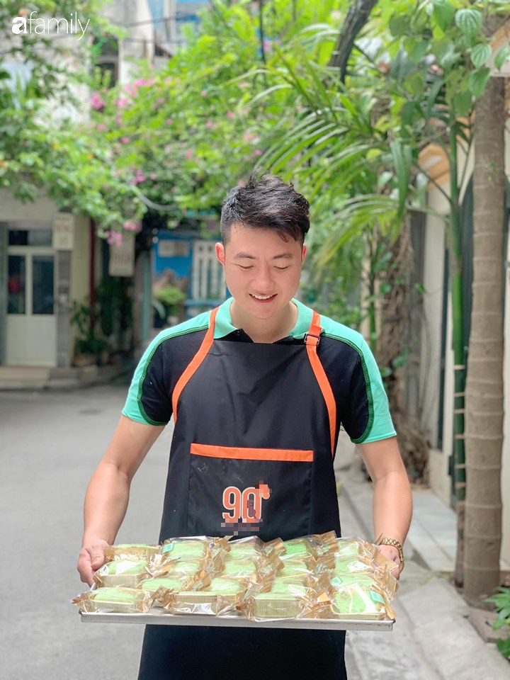 Tranh thủ mùa cốm, chàng thanh niên Hà Nội tự mày mò làm bánh dẻo cốm, ngày bán cả vài trăm chiếc/ngày - Ảnh 11.