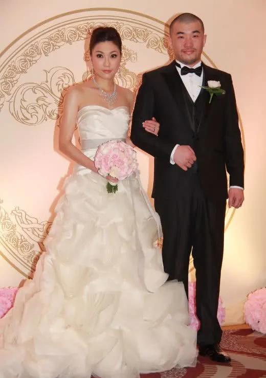 Thiên kim triệu đô của Vua đồ chơi Hồng Kông: Xinh đẹp và giỏi giang, 25 tuổi trở thành chủ tịch, đột ngột thông báo kết hôn với một nhà thiết kế - Ảnh 5.