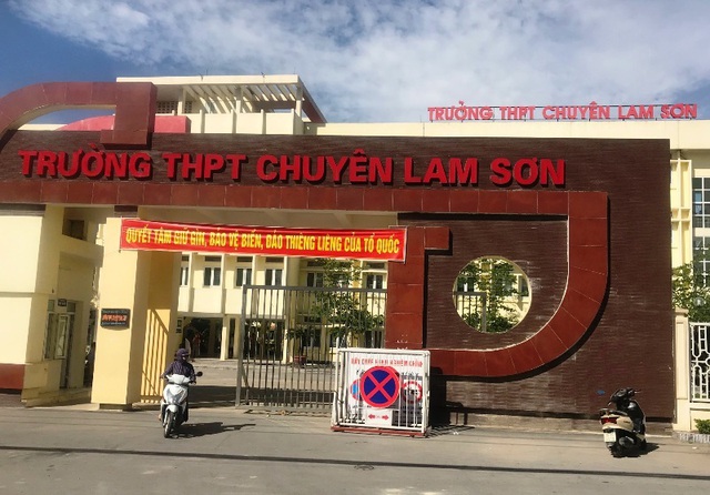 Thường xuyên mặc lố nhưng ít ai ngờ, Phượng Chanel từng là học sinh của ngôi trường được mệnh danh Thường xuyên mặc lố nhưng ít ai ngờ, Phượng Chanel từng là học sinh của ngôi trường được mệnh danh