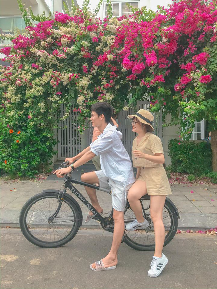Bất ngờ với thi&ecirc;n đường hoa rực rỡ khiến chị em m&ecirc; mẩn tại Sầm Sơn - Ảnh 4.