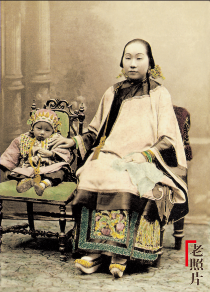 Loạt ảnh cũ phản ánh chân thực nhất về những phụ nữ người Hán vào cuối thời nhà Thanh - Ảnh 1.