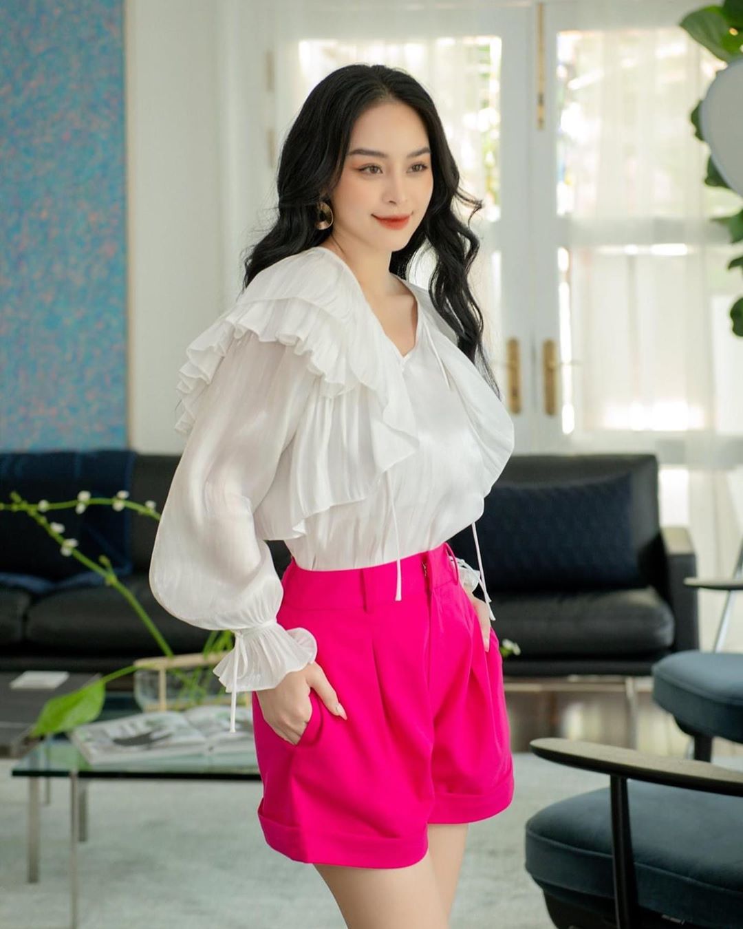 Giao mùa sắm áo blouse buộc dây vừa sang đẹp lại đúng chuẩn công sở thanh lịch - Ảnh 14.