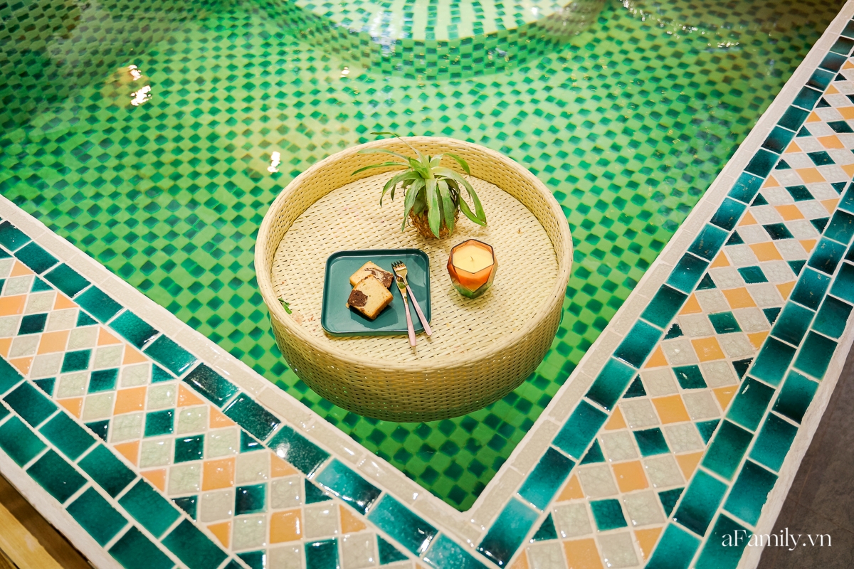 Khám phá tiệm cafe kiêm khách sạn sang chảnh giữa lòng Hà Nội, nơi duy nhất có bể bơi trong quán theo phong cách Bali giúp chị em &quot;sống ảo&quot; như đi du lịch  - Ảnh 2.