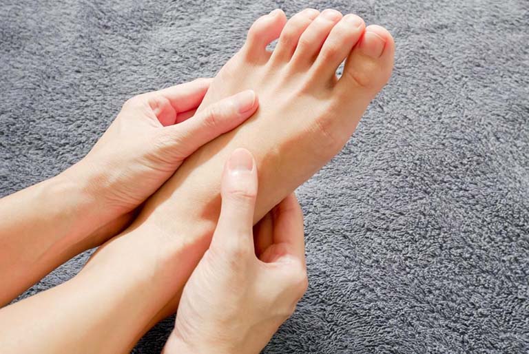 Nếu bỗng dưng thấy bàn chân có 5 sự thay đổi này, coi chừng cơ thể đang mắc trọng bệnh và cần được &quot;giải cứu&quot; lập tức - Ảnh 5.