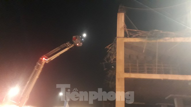 Sập trần công trình xây dựng đại lý ô tô ở thành phố Bắc Giang - Ảnh 3. Sập trần công trình xây dựng đại lý ô tô ở thành phố Bắc Giang - Ảnh 3.