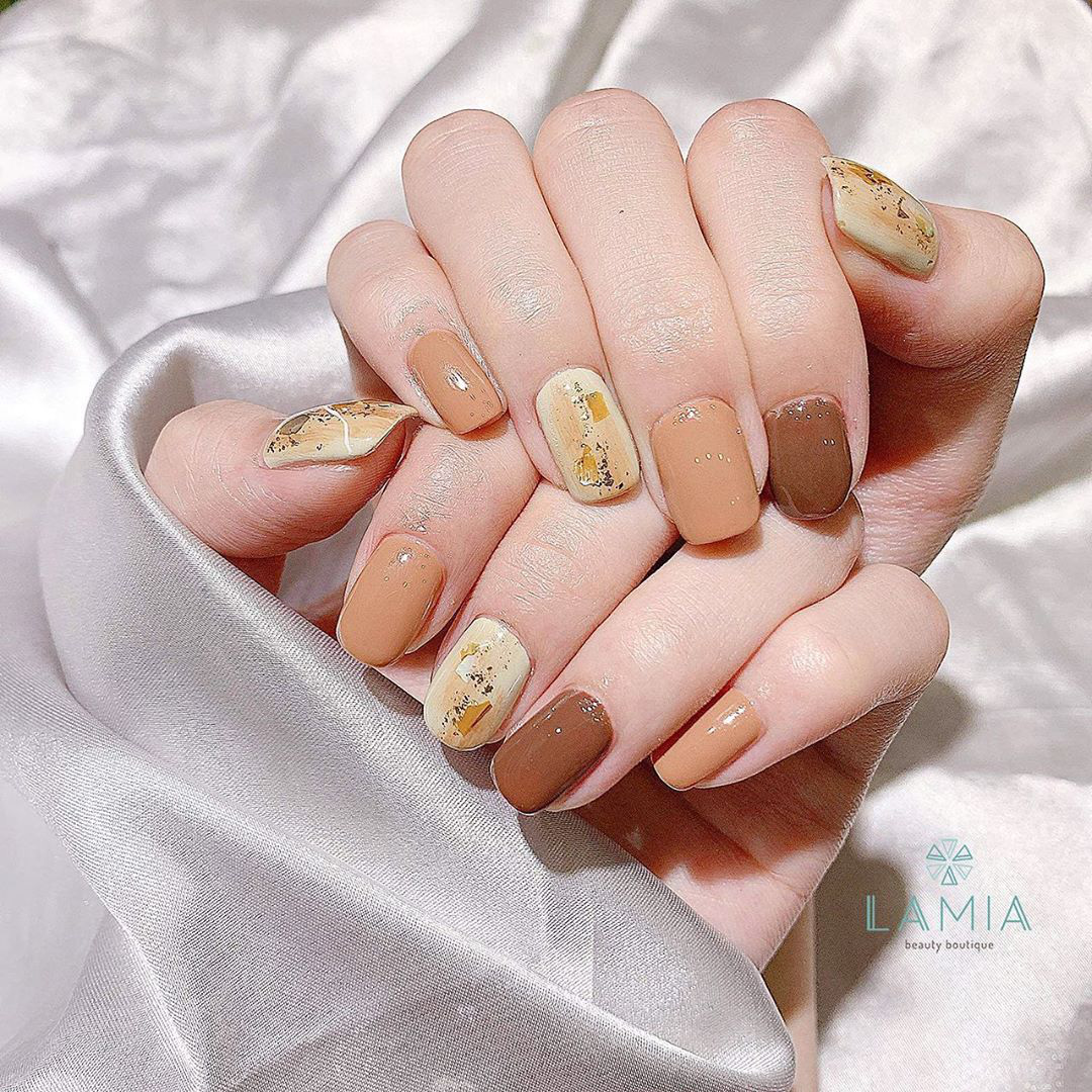 Gợi ý 8 mẫu nail tay tông vàng cực HOT cho mùa hè  Làm Điệu