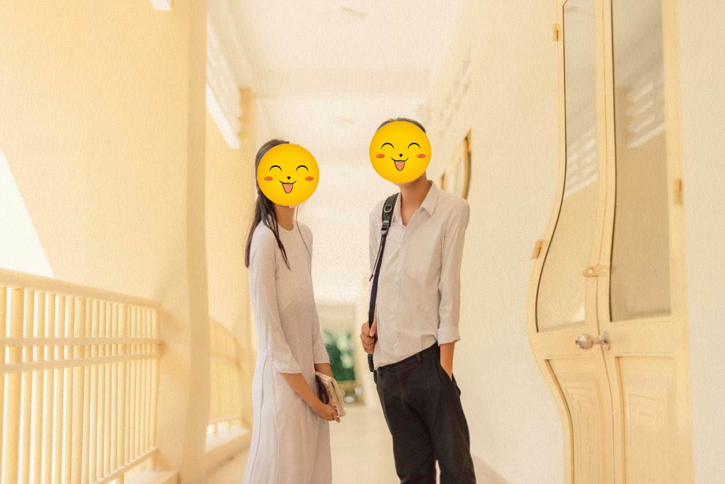 Lại thêm 1 màn nhờ bóp ảnh cho eo thon và cao như Ngọc Trinh, nữ sinh "nhận hàng" bá đạo mà cười không ngớt miệng - Ảnh 1. Lại thêm 1 màn nhờ bóp ảnh cho eo thon và cao như Ngọc Trinh, nữ sinh "nhận hàng" bá đạo mà cười không ngớt miệng - Ảnh 1.